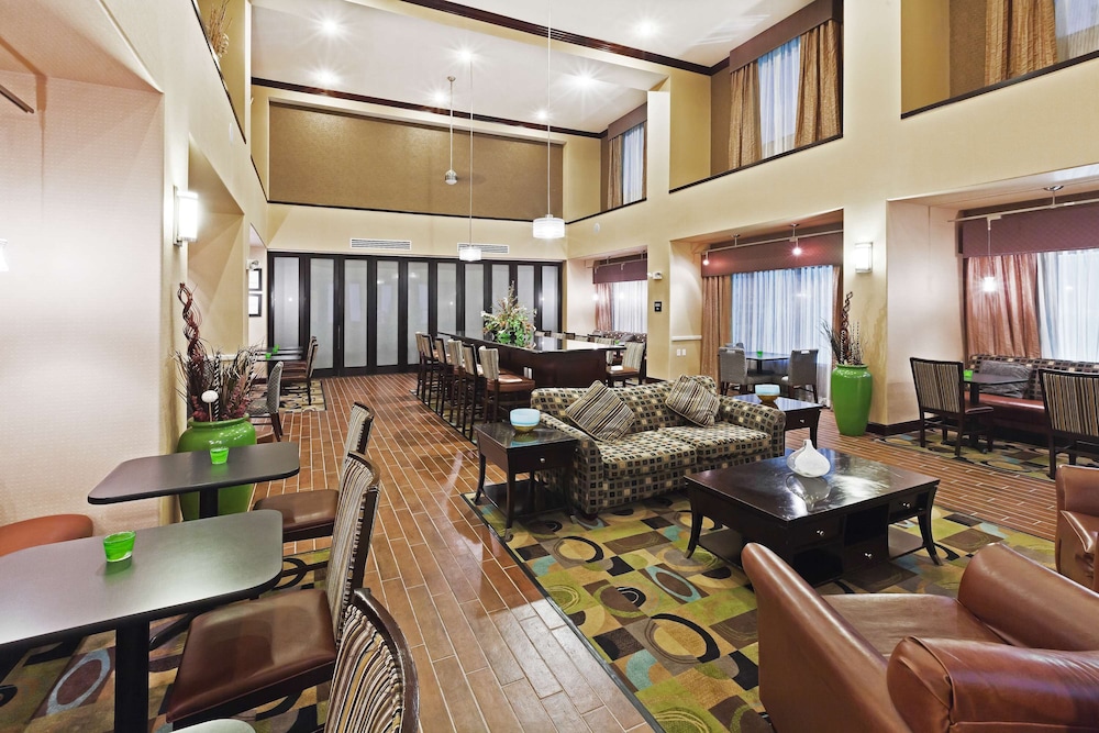 Hampton Inn and Suites Dumas - photo 2