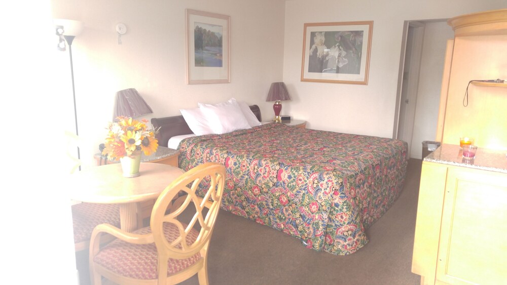 Parkway Inn Fresno - photo 11