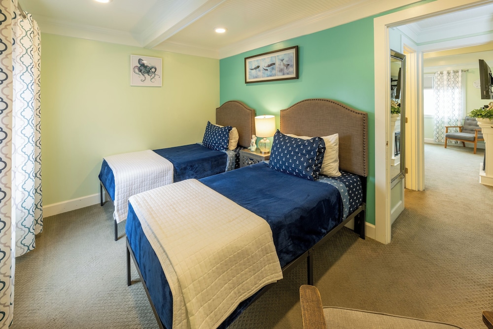 Seaside Oceanfront Inn - photo 78