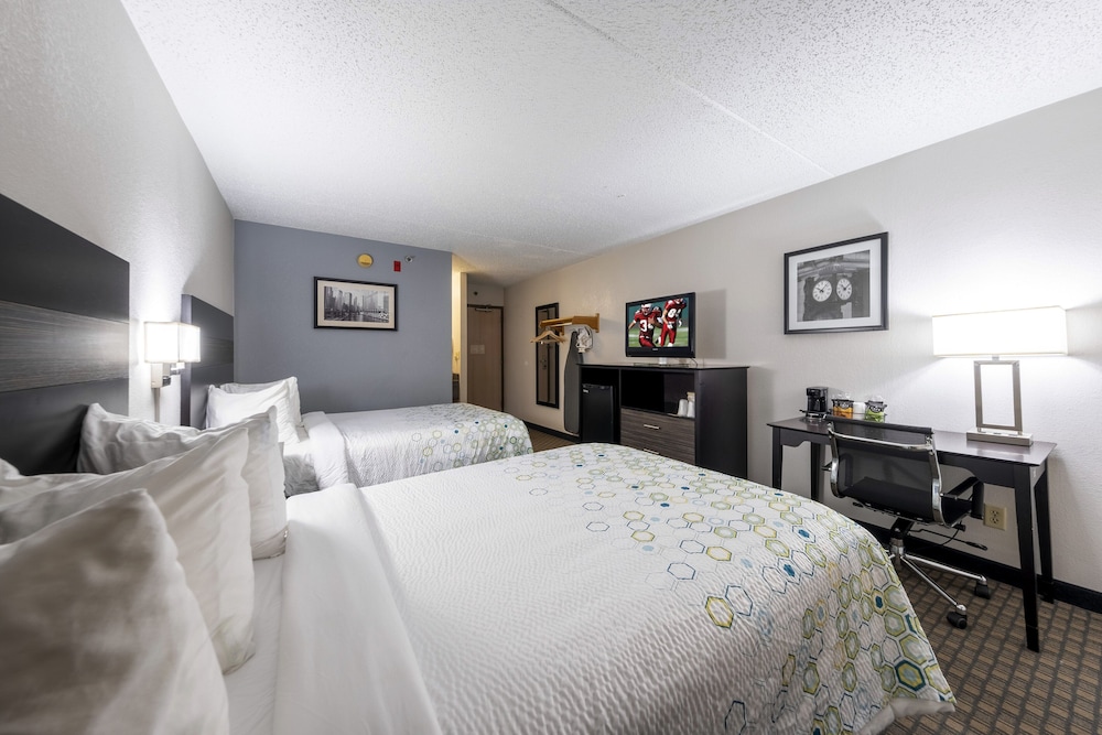 HomeTown Inn by Red Roof East Syracuse - photo 13