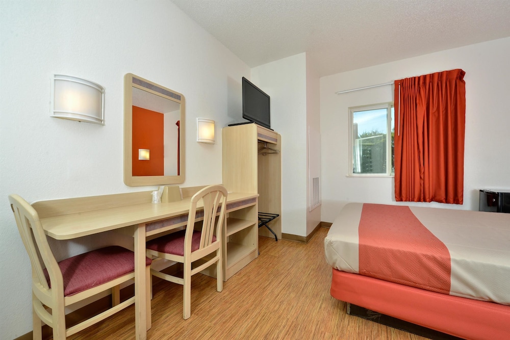 Motel 6 McKinney TX North - photo 9