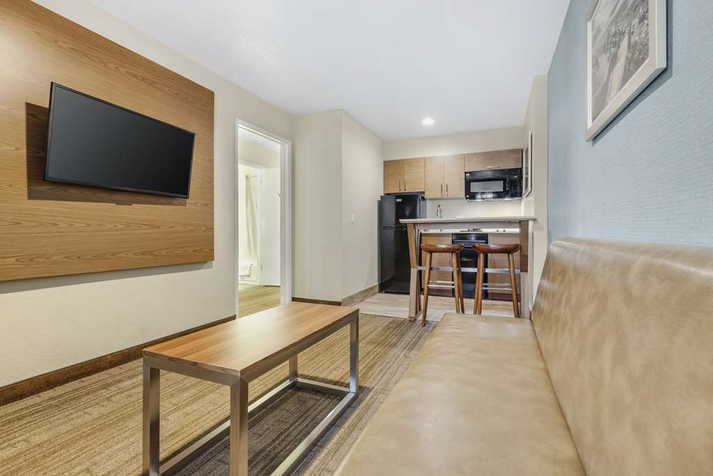 Best Western Carlsbad by the Sea - photo 15