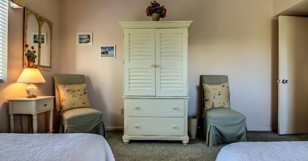 2034 Beachwood - photo 8