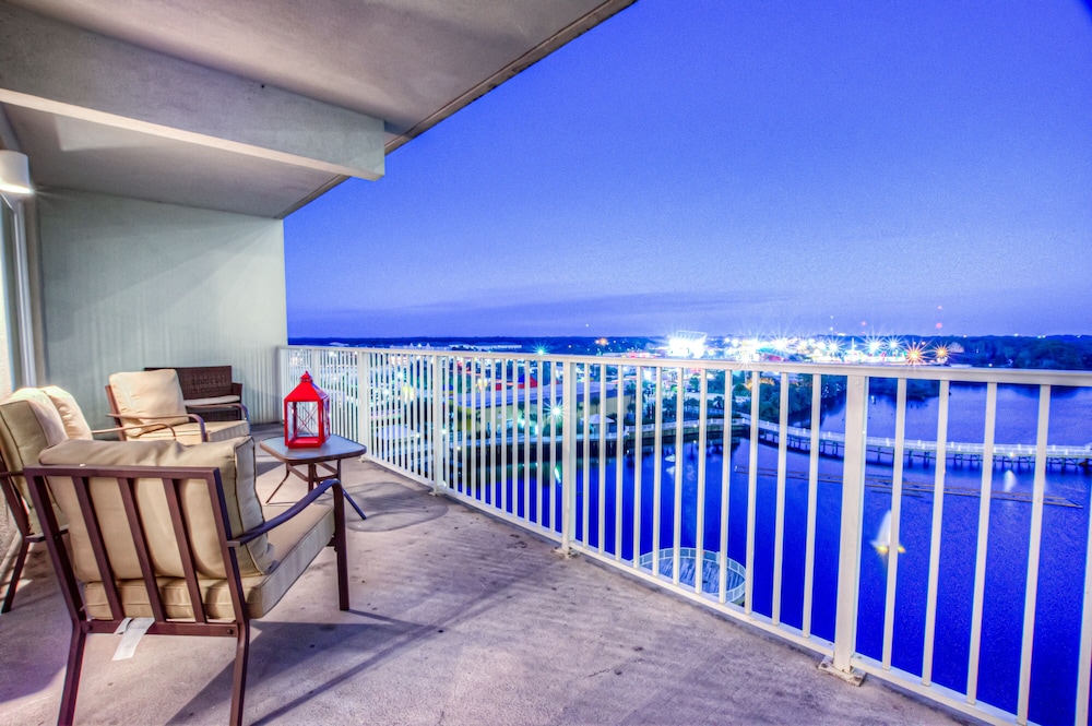 Laketown Wharf Resort by Aneliya's Rentals - photo 674
