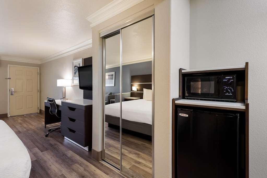 Best Western Inn & Suites Lemoore - photo 18