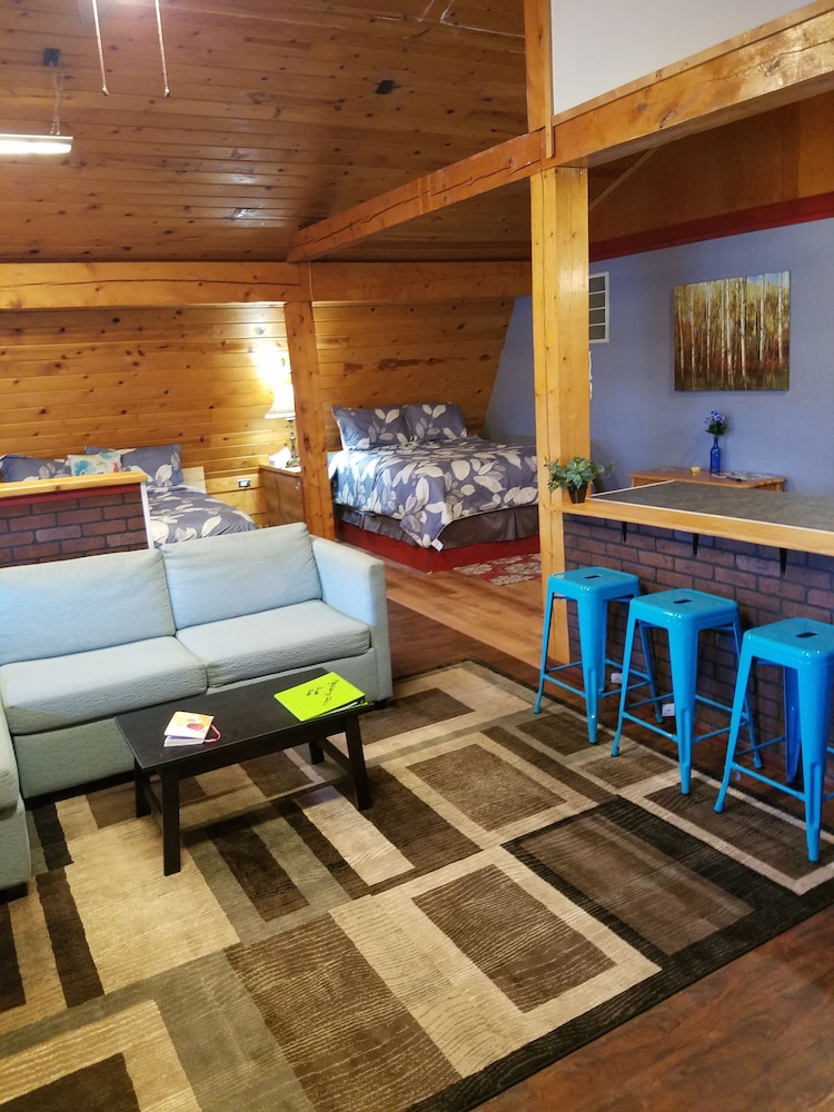 Mooseberry Cabin 9557487 — Tok