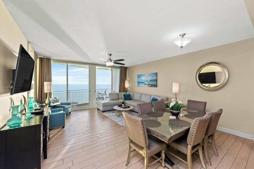 Aqua Resort 1504 The Blue Pearl in Panama City Beach, United States