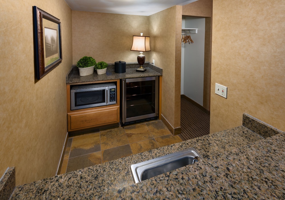 Ramkota Hotel & Conference Center - photo 10