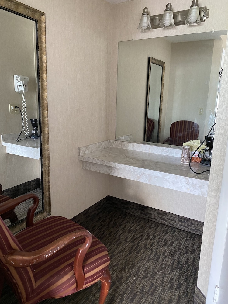 The Georgian Lakeside Resort - photo 43