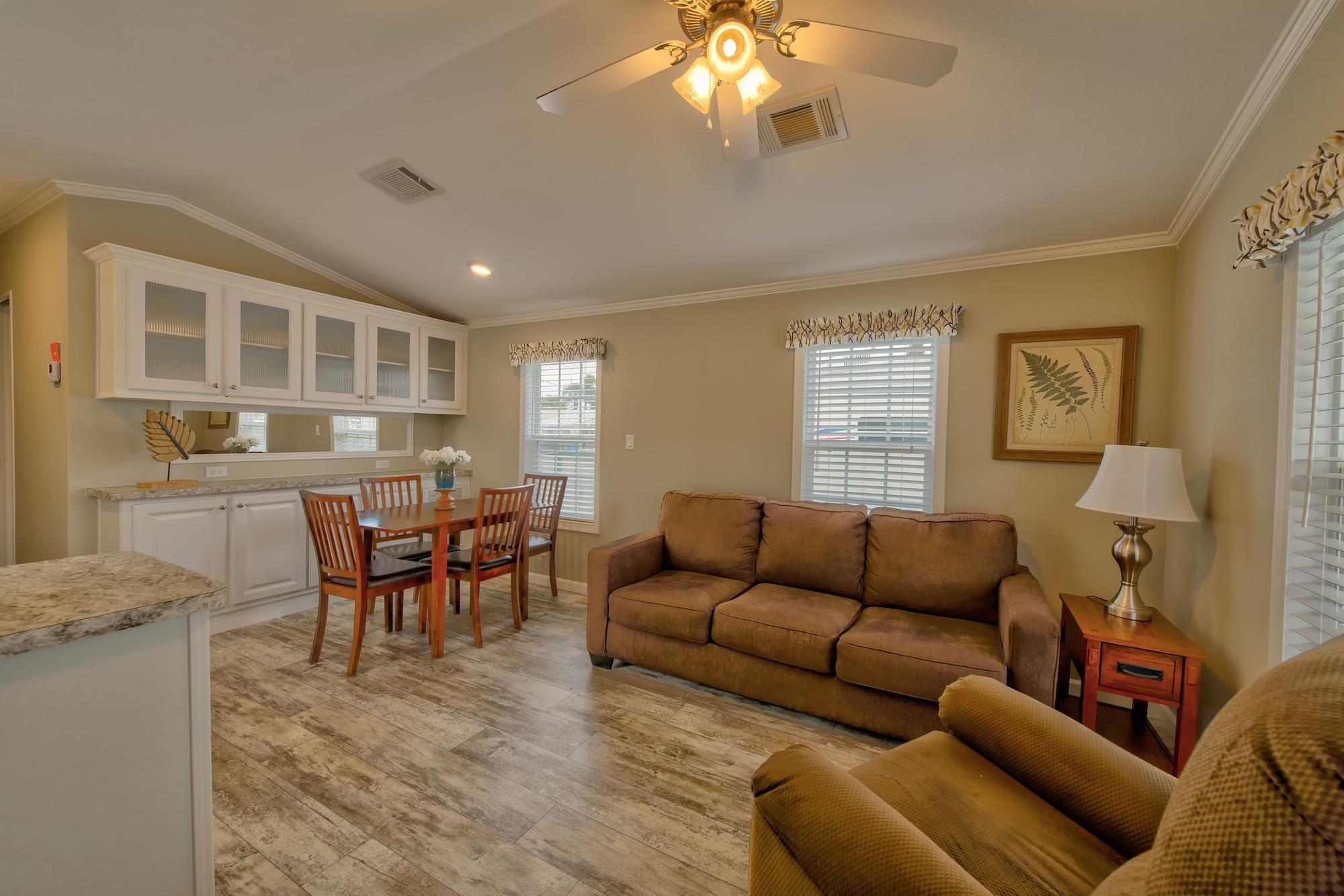 Club Naples RV Resort - photo 17