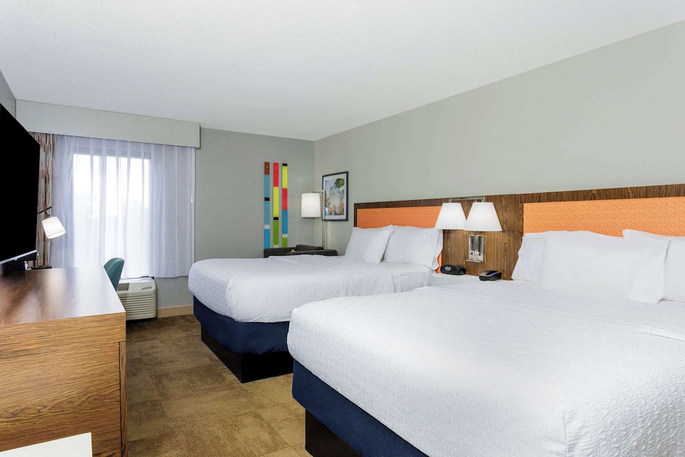 Hampton Inn Jacksonville Downtown I 95 - photo 12