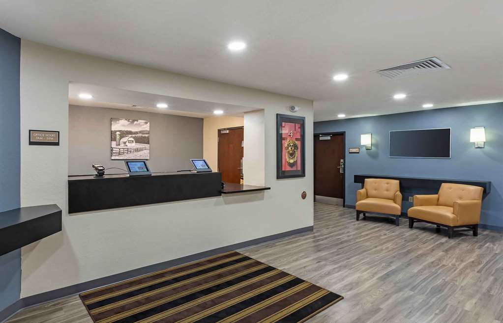 Extended Stay America Select Suites Milwaukee Waukesha - photo 4