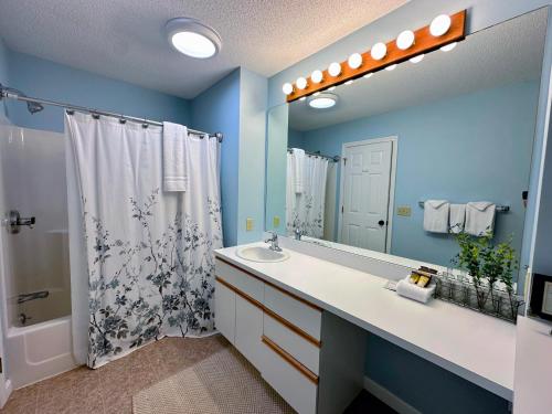 F4 Warm Fairway Village Townhome mountain views and large lawn So much to do - photo 20