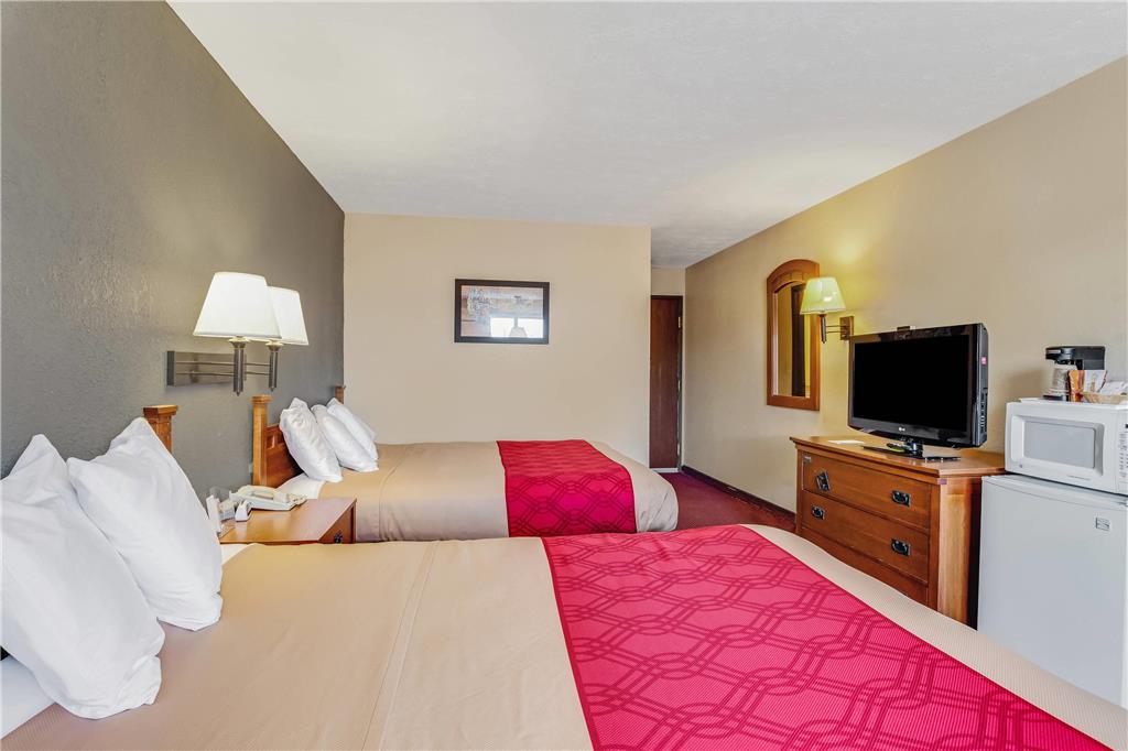 Econo Lodge Junction City I 70 Near Fort Riley - photo 26