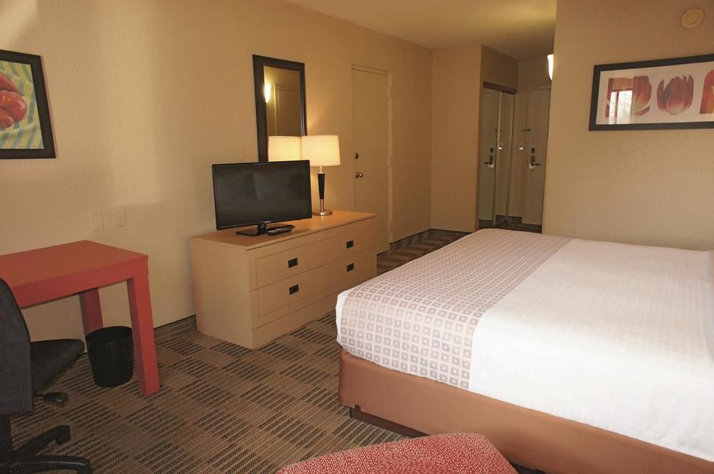 La Quinta Inn & Suites by Wyndham Armonk Westchester - photo 28