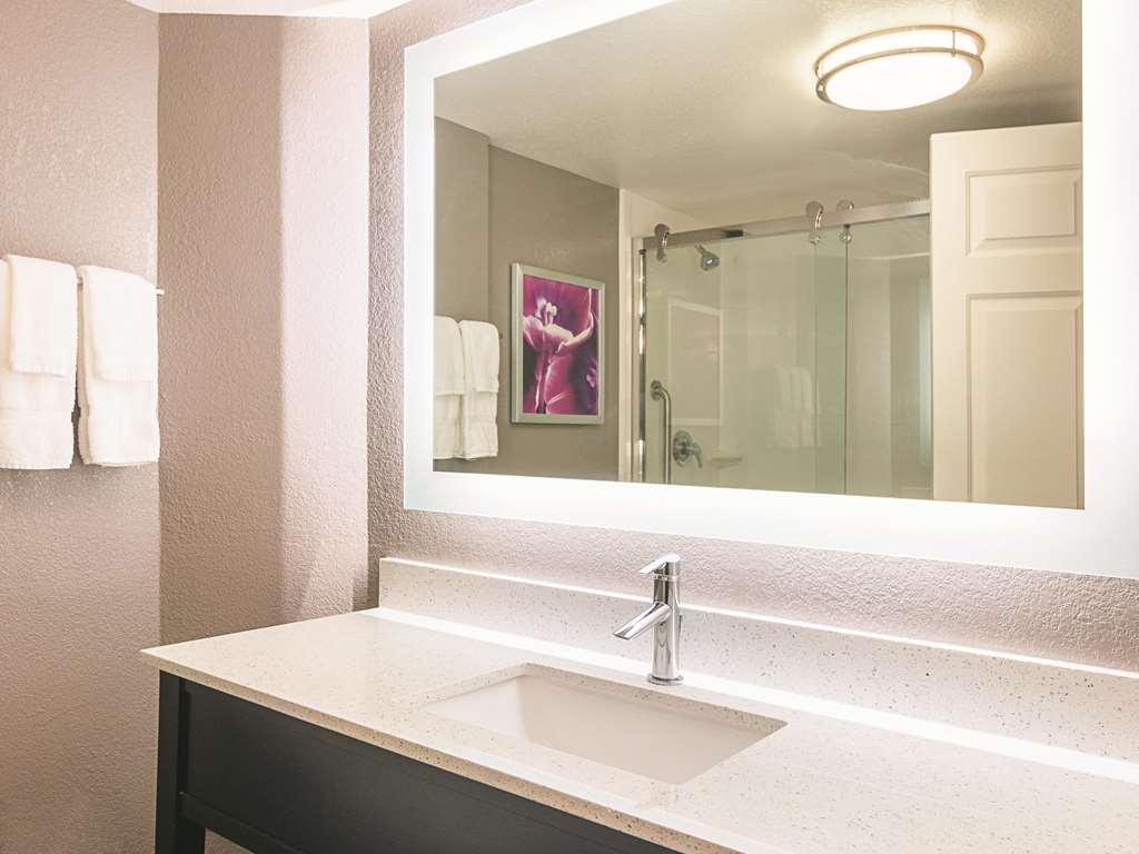 La Quinta Inn & Suites by Wyndham Atlanta Conyers - photo 31