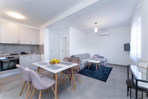 Sunrise & Sunset Apartmani Self Check In — 4-Star Luxury Hotel in Osijek, Croatia