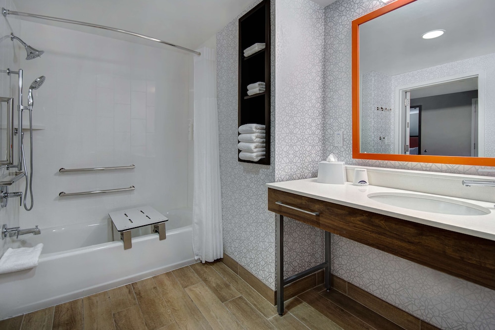 Hampton Inn & Suites Yonkers - photo 16