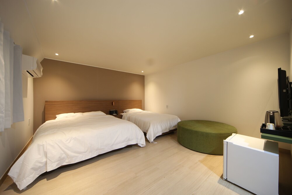 Soho Hotel - carbon neutral hotel in Busan