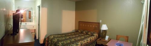 Americas Best Inn Macon - photo 11