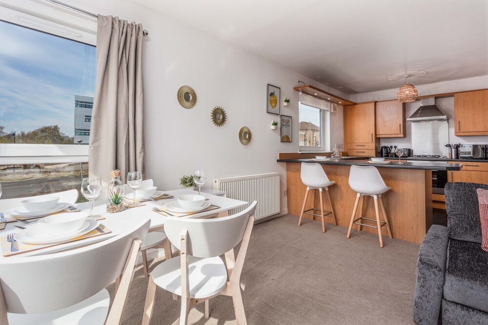 Walker Suite No52 Donnini Apartments — 4-Star Luxury Hotel in Kilmarnock, United Kingdom