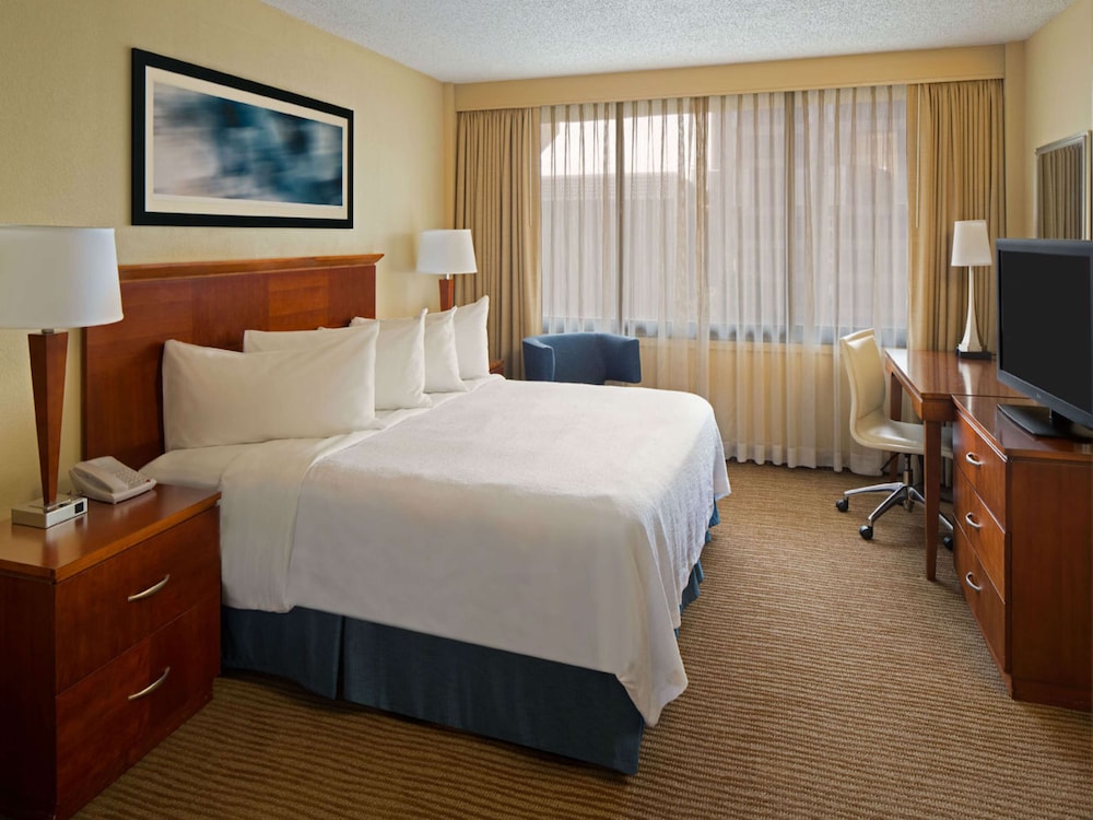 Embassy Suites Hotel Winston Salem - photo 11