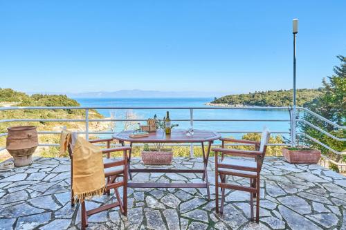 Dolphin studio — 4-Star Luxury Hotel in Gaios, Greece