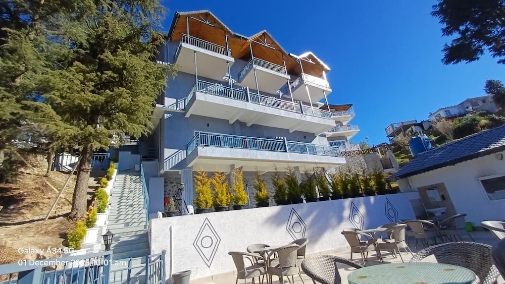 The Mukteshwar Inn Rooftop Cafe in Dhari, India