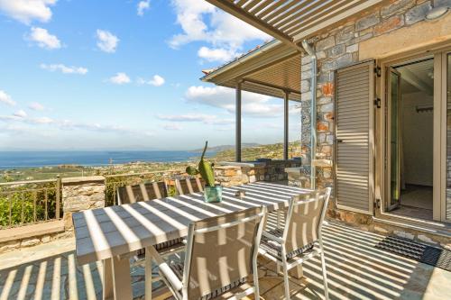 Tonia's Villa — 4-Star Luxury Hotel in Oichalia, Greece