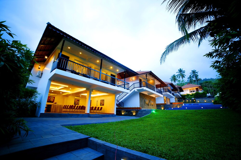 Athirapilly Green Trees — 4-Star Luxury Hotel in Irinjalakuda, India