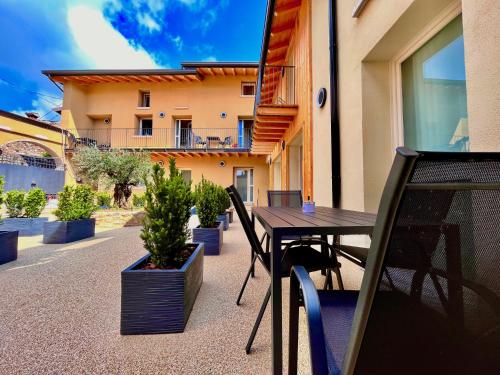 Antica Corte Private Court — Manerba Del Garda