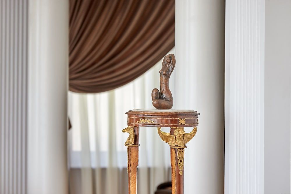 Hotel Antique Resorts