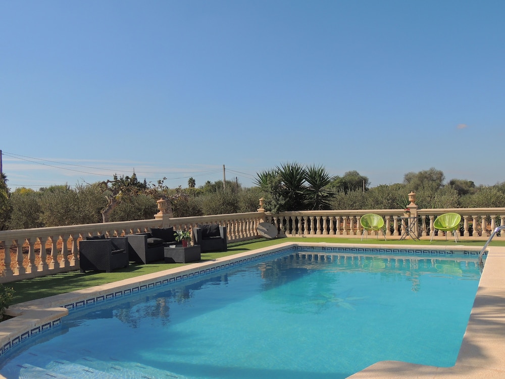 Villa Sera — 4-Star Luxury Hotel in Algaida, Spain