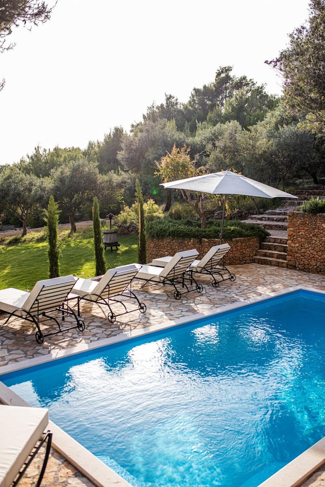 Hotel Boskinac — 4-Star Luxury Hotel in Novalja, Croatia