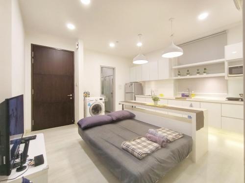 Deluxe Suites 2 Netflix 2 5 pax Georgetown — 4-Star Luxury Hotel in George Town, Malaysia