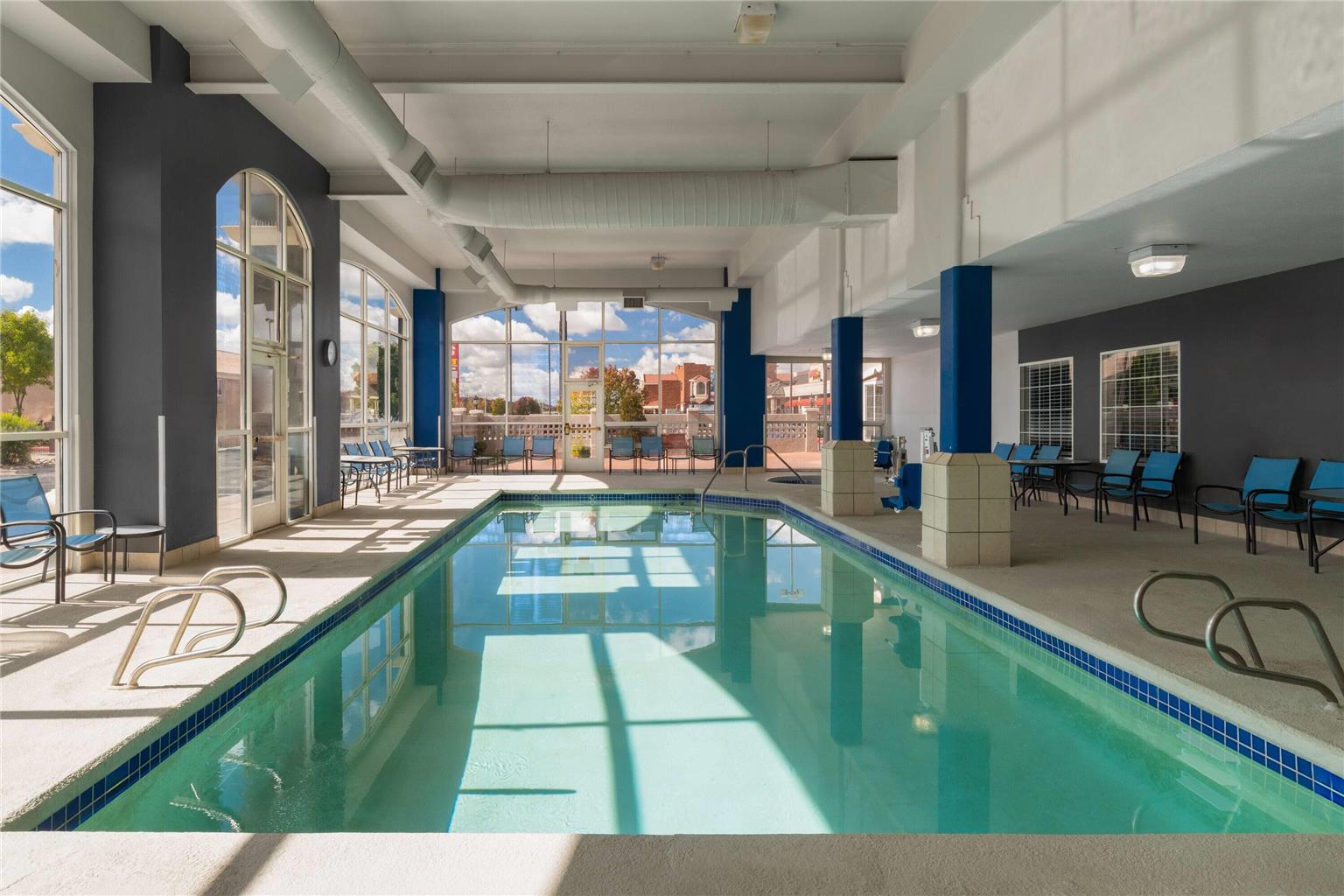 La Quinta Inn & Suites by Wyndham Gallup - photo 16