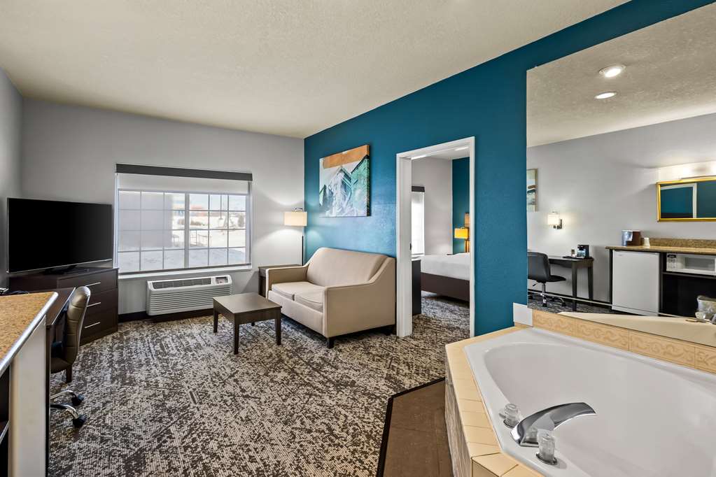 Best Western Fort Wayne Inn & Suites North - photo 21