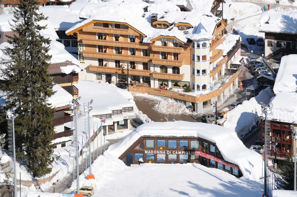 Hotel Diana — 4-Star Luxury Hotel in Pinzolo, Italy