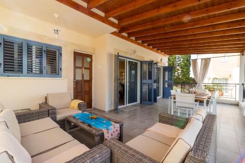 Villa Kartiela Sandy Beach Villas Private Pool Jacuzzi Private Beach Area Polis Chrysochous Cyprus — Villa Kartiela Sandy Beach Villas Private Pool Jacuzzi Private Beach Area (photo 5 of 5)