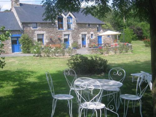 Gites Chez L Habitant La Touche D En Bas — Plouguenast