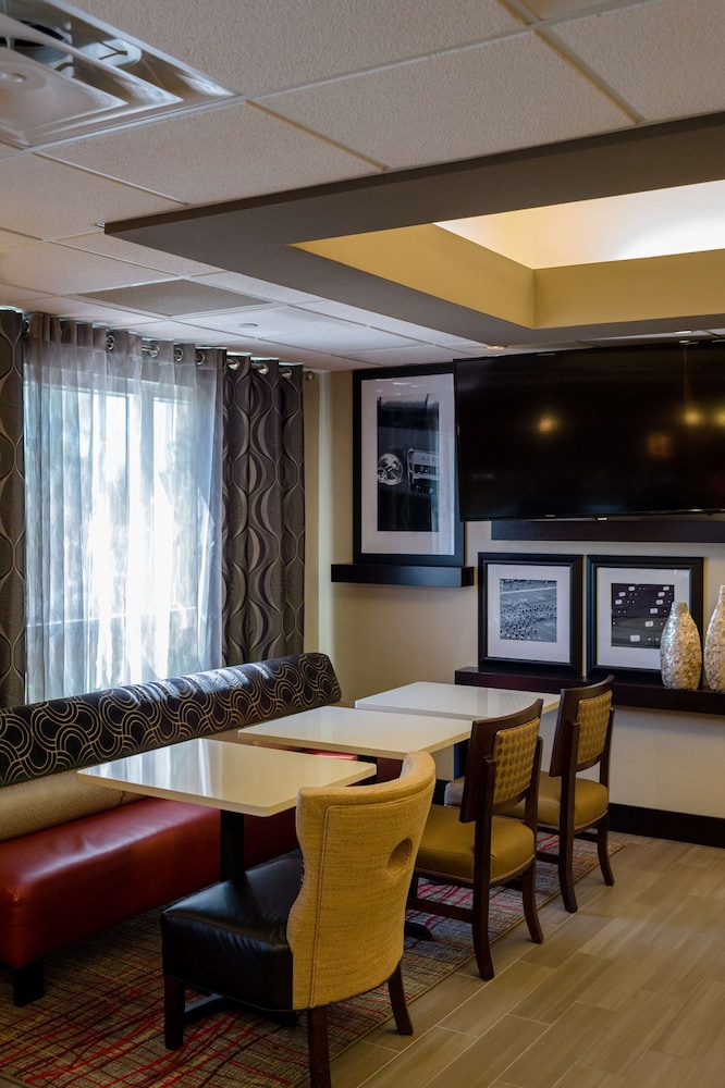 Hampton Inn Oxford West - photo 71