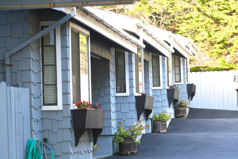 Captains Cove Inn - photo 25