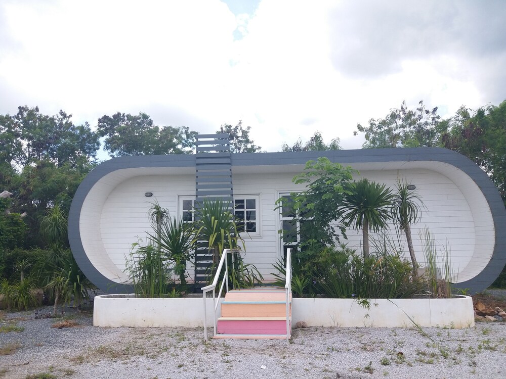 Monrak Lamtakong Resort in Sikhio, Thailand