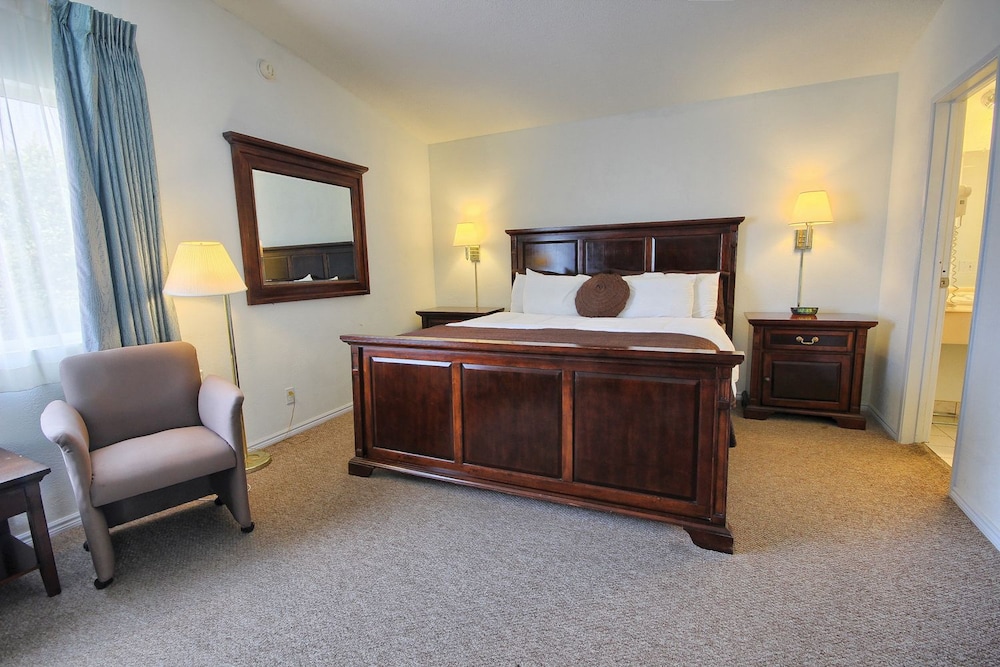 San Simeon Lodge - photo 24