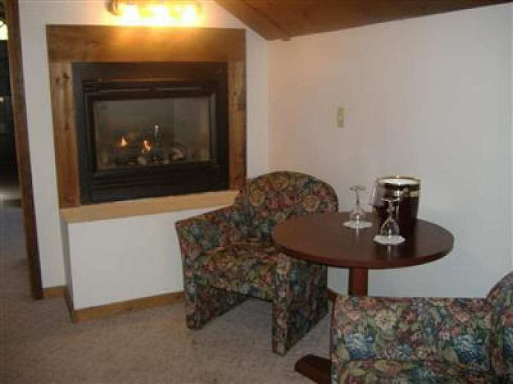 Sturbridge Country Inn - photo 12