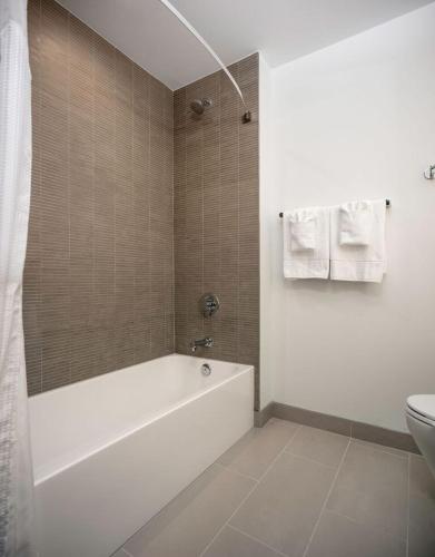 WhyHotel Arlington Ballston N Randolph St - photo 18