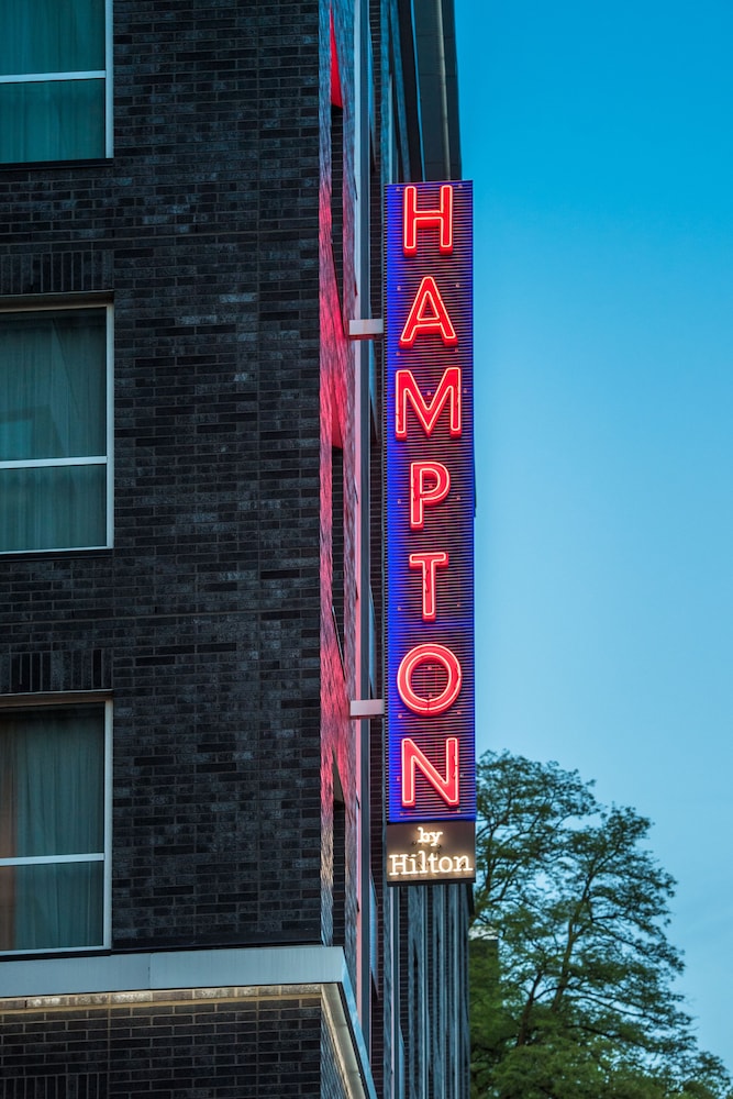 Hampton Inn & Suites Portland Pearl District - photo 48