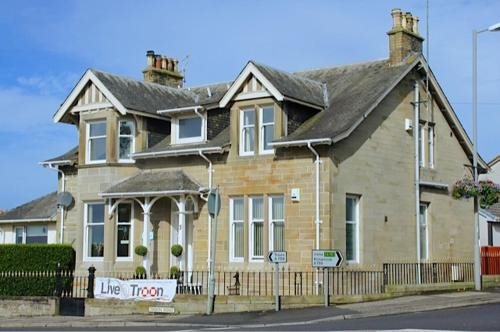 No2 Troon Road — 4-Star Luxury Hotel in Troon, United Kingdom