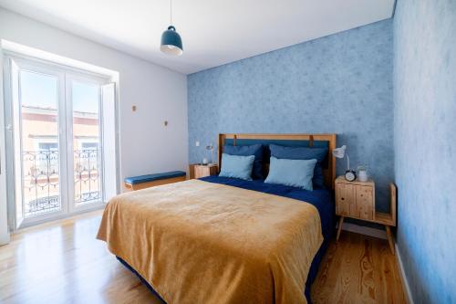 Blue by the River 3 elegant two bedroom in Santos — 4-Star Luxury Hotel in Lisbon, Portugal