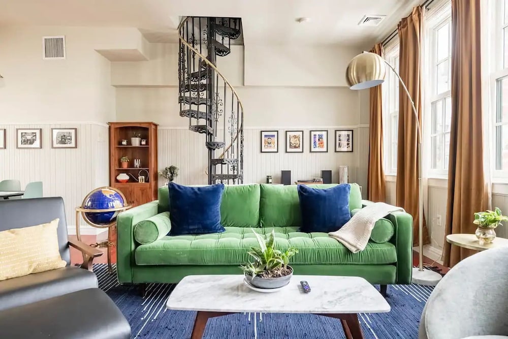 Airy Greenwich Retreat with Private Deck — 4-Star Luxury Hotel in New York City, United States